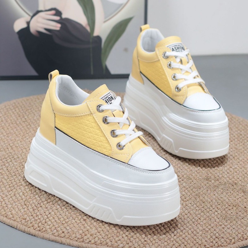 أحذية رياضية جديدة لعام 2026 ب - مراجعة Wedge Heeled Sneaker وسعره