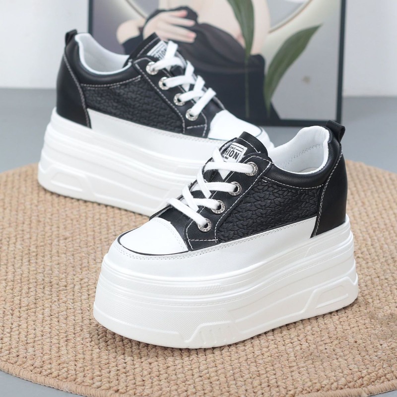 أحذية رياضية جديدة لعام 2026 ب - مراجعة Wedge Heeled Sneaker وسعره
