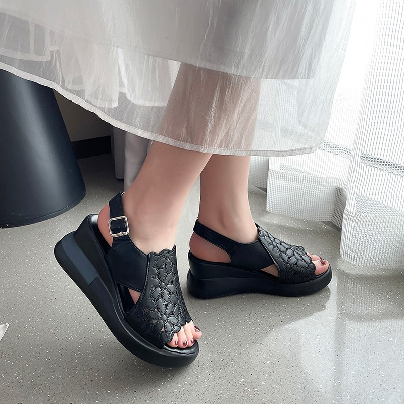 أحذية نسائية أنيقة ذات نعل سمي - مراجعة Wedge Heeled Sneaker وسعره
