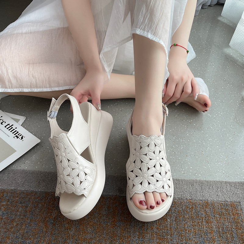 أحذية نسائية أنيقة ذات نعل سمي - مراجعة Wedge Heeled Sneaker وسعره