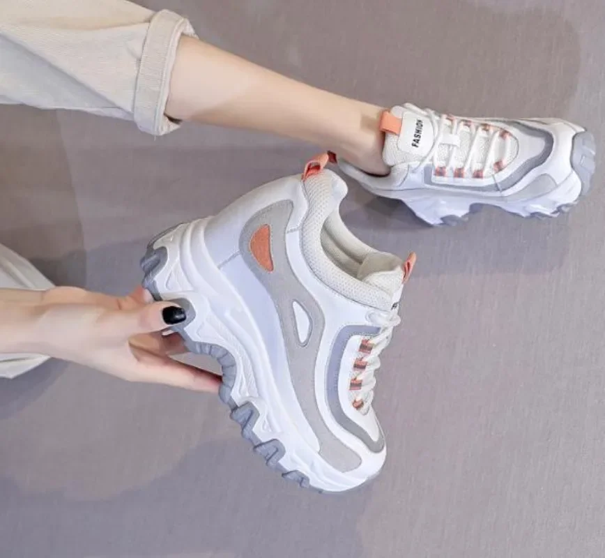 9 سنتيمتر جلد طبيعي منصة إسفين - مراجعة Wedge Heeled Sneaker وسعره