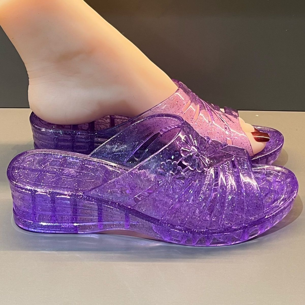 صندل نسائي بكعب ويدج من الجيلي - مراجعة Wedge Heeled Sneaker وسعره