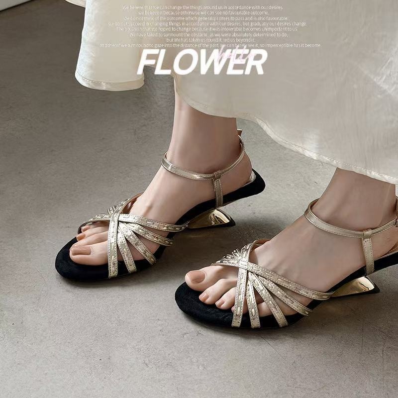 صنادل نسائية جديدة لصيف 2026 م - مراجعة Women'S Shoes Naturalizer وسعره
