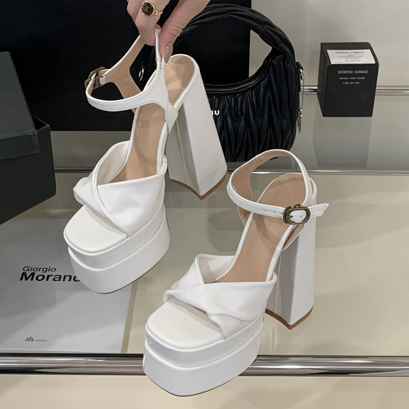 نجمة نمط موضة منصة مزدوجة أساف - مراجعة Wedge Heeled Sneaker وسعره